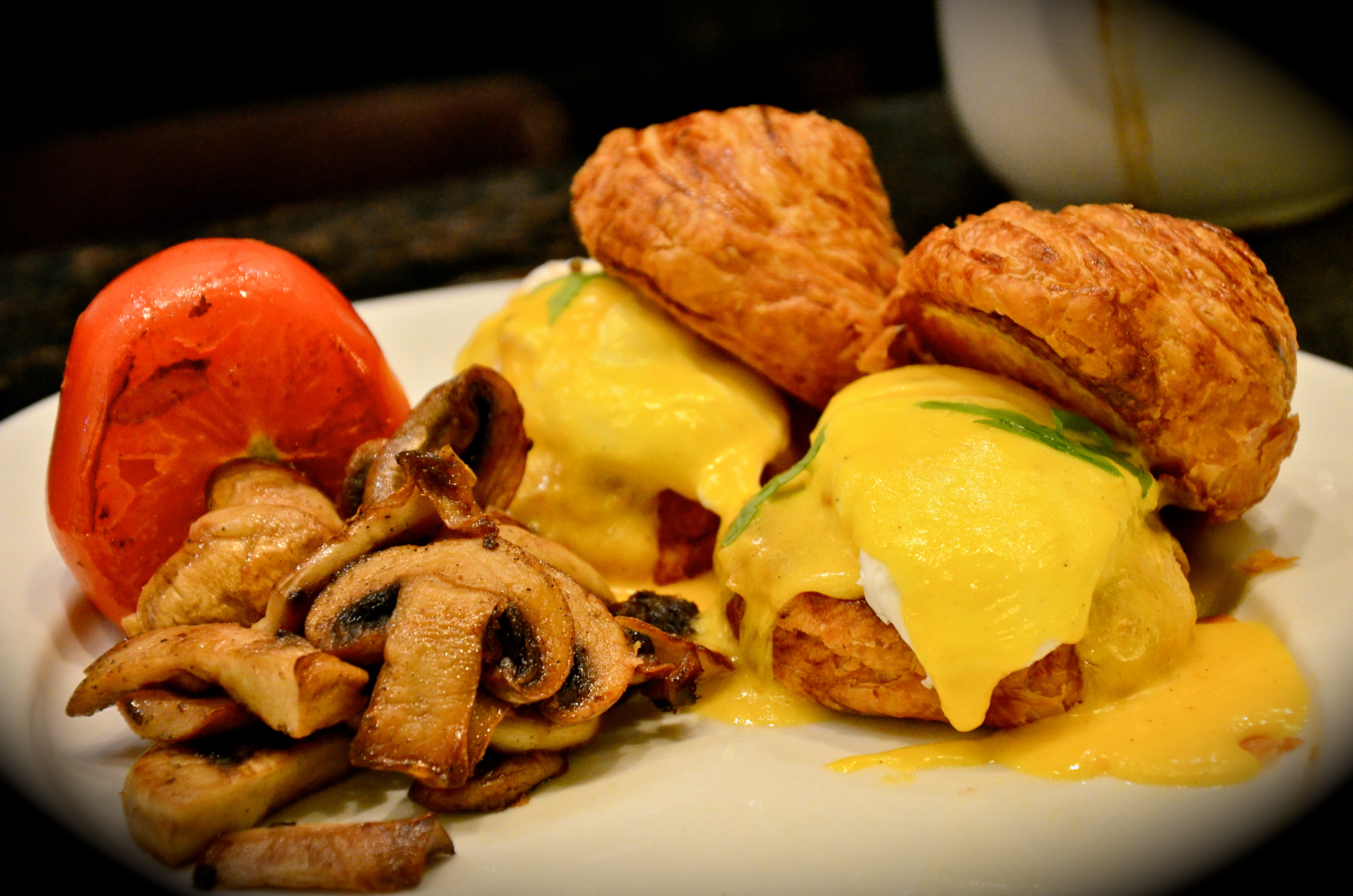 Eggs Benedict Dhs 31