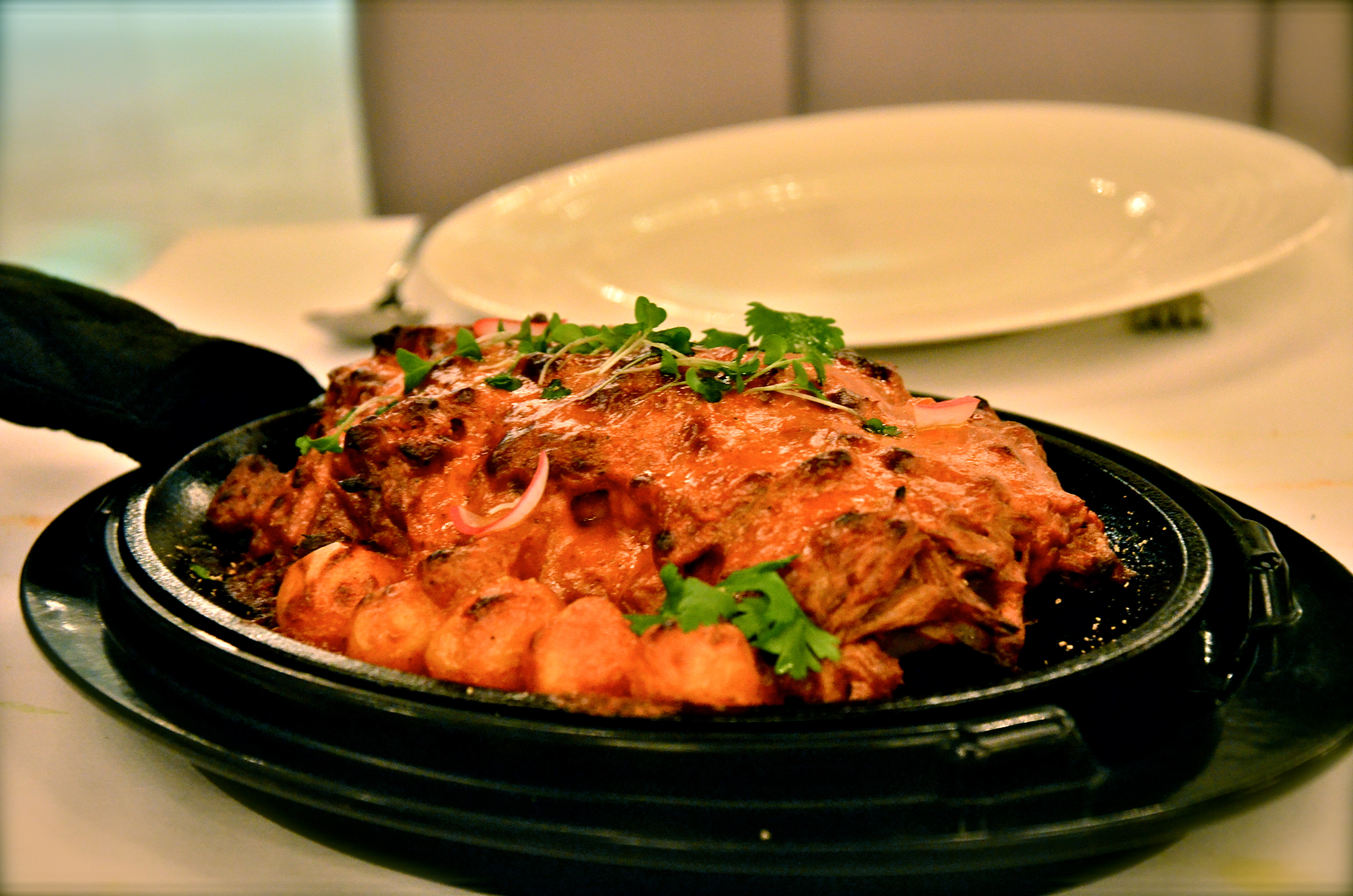 RaanESikandari dhs 195 whote mutton leg, cinnamon & cardamom