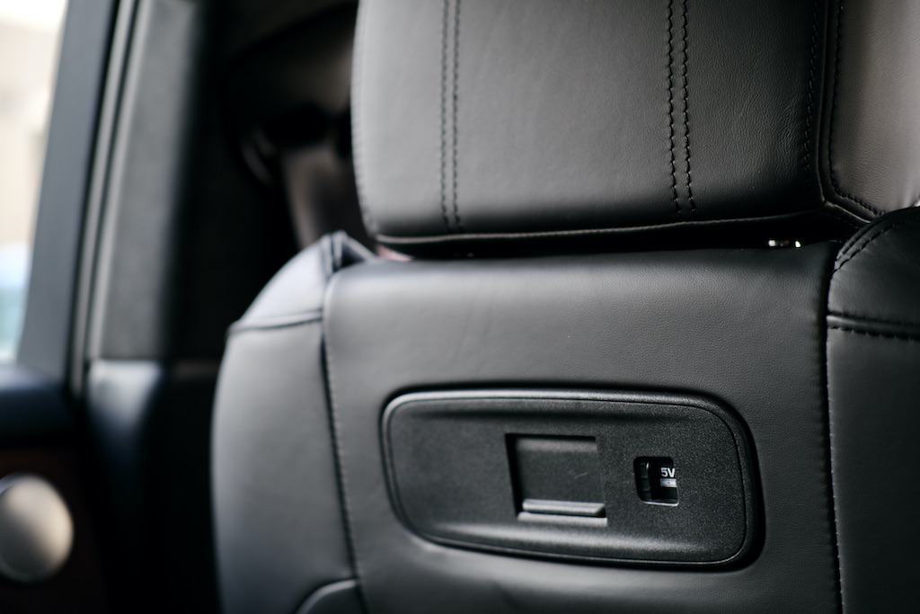 USB connectivity for rear seat passengers