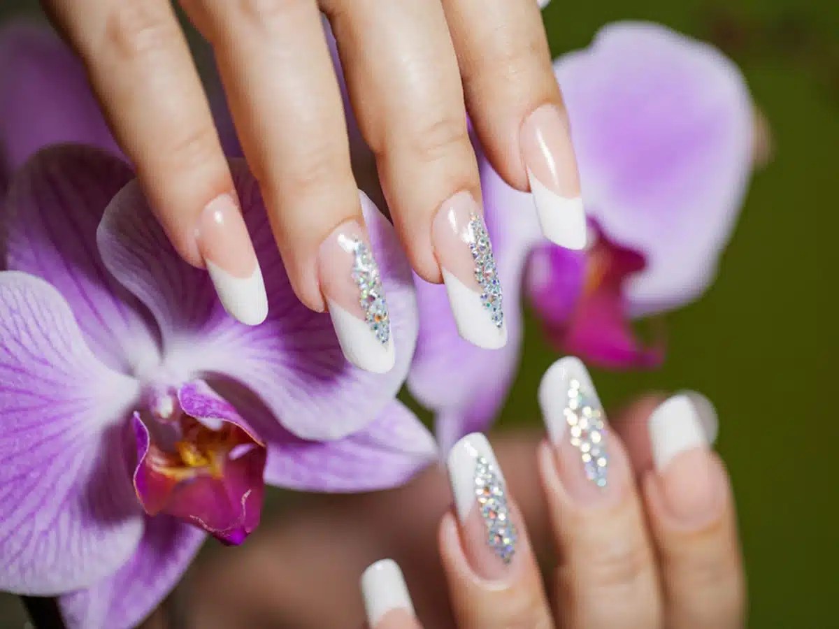 Nail Extension Deals in Dubai Acrylic and Hard Gel Options