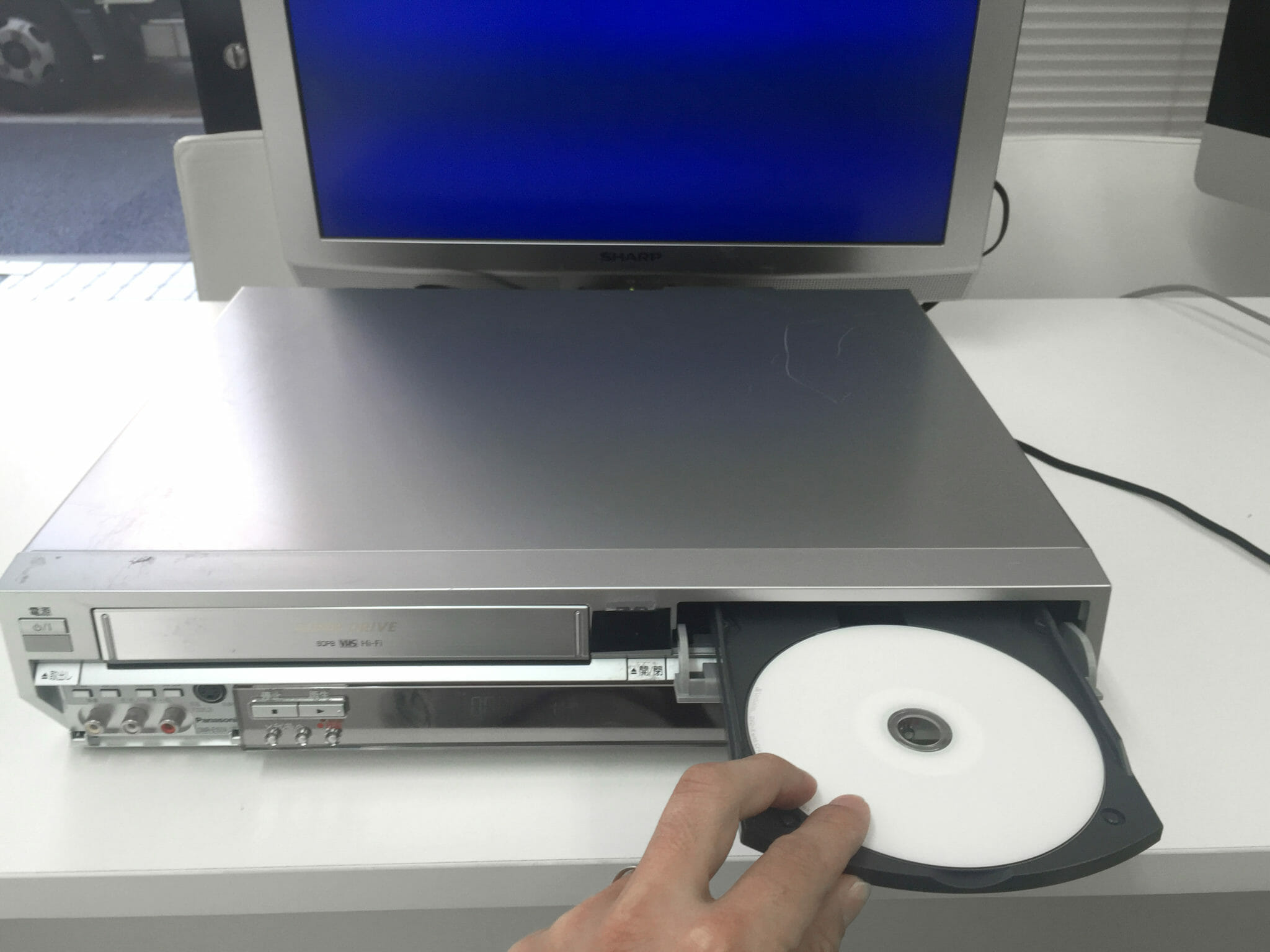 超簡単に自分でVHSのDVDダビングができる機械をご紹介！