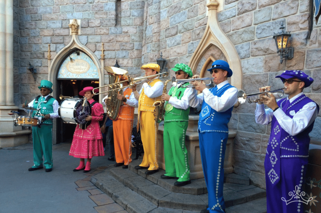 Bands and Entertainers in Disneyland and California Adventure