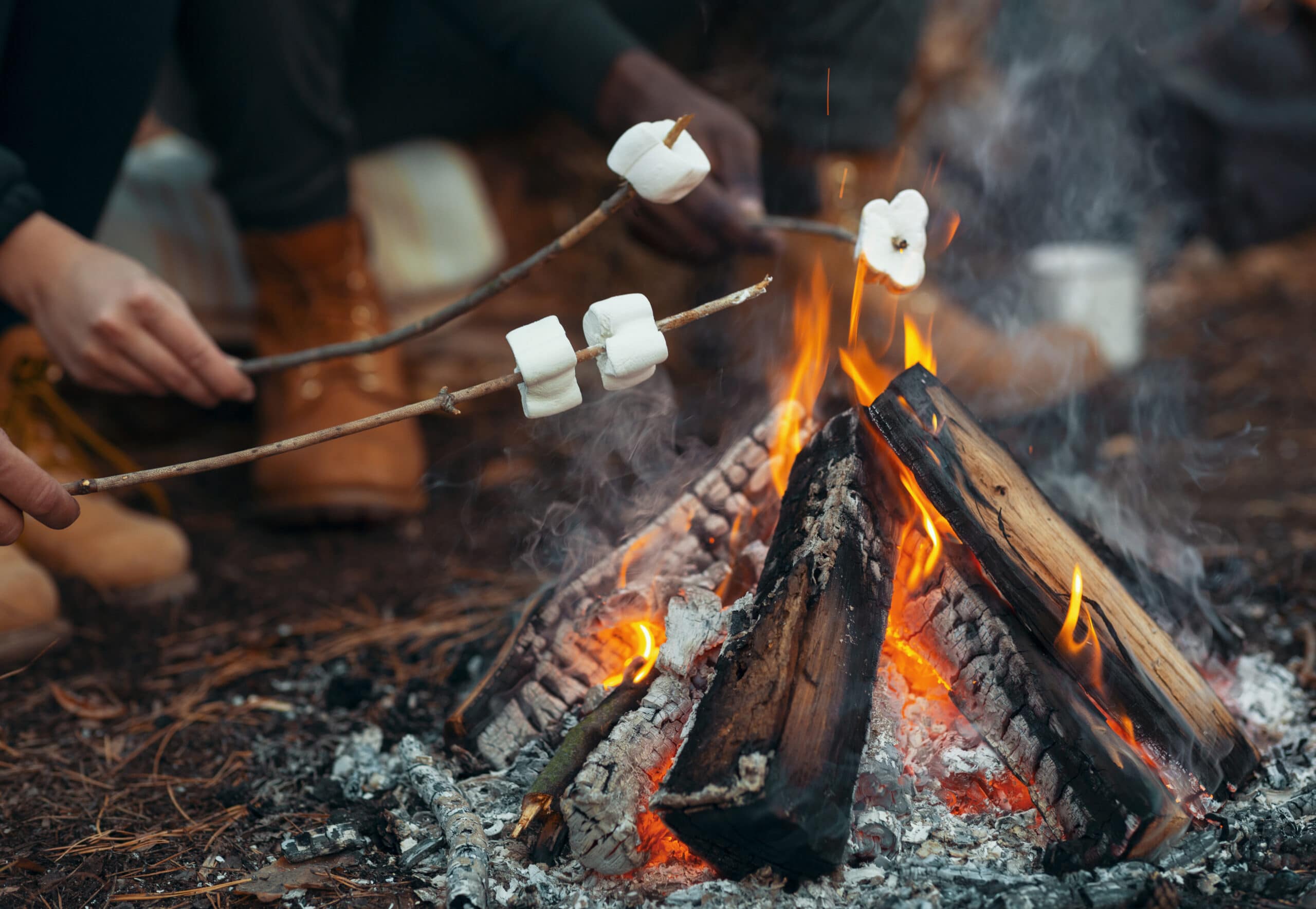 Campfire Smoke and how to get rid of it from your clothes DudsnSuds