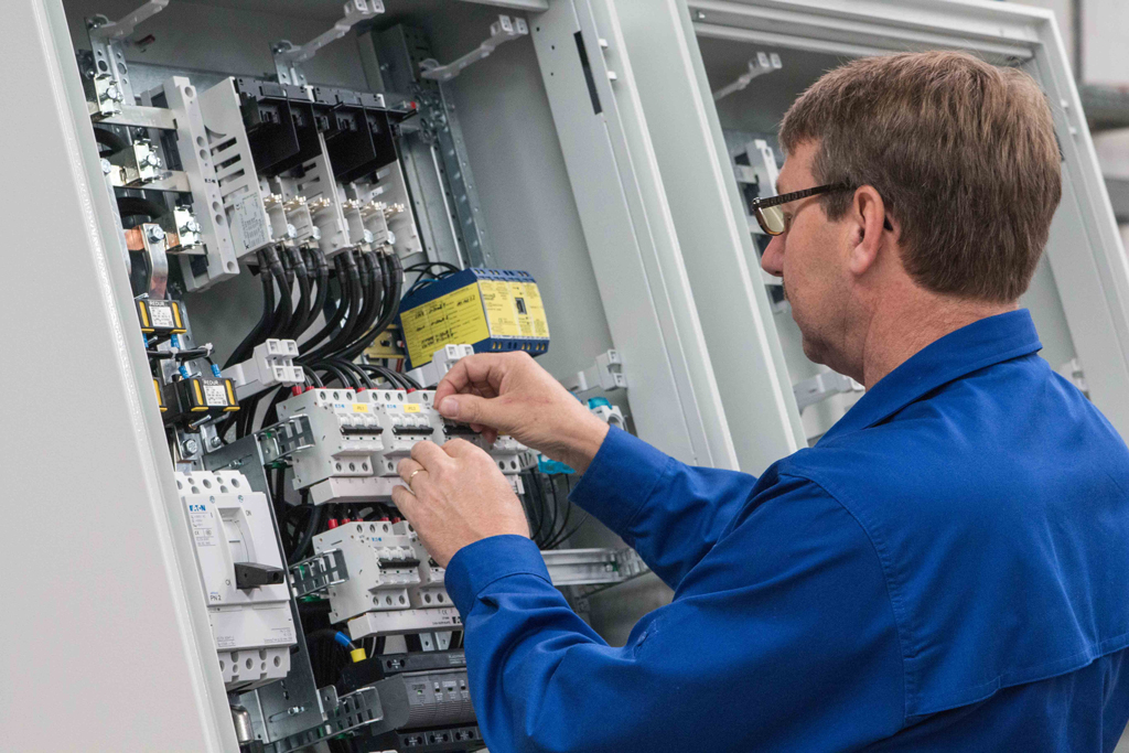 BetaTec GmbH Elektrotechnik Schaltschrankbau