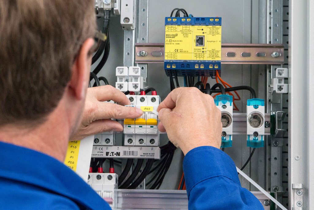 BetaTec GmbH Elektrotechnik Schaltschrankbau