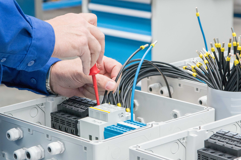 BetaTec GmbH Elektrotechnik Schaltschrankbau