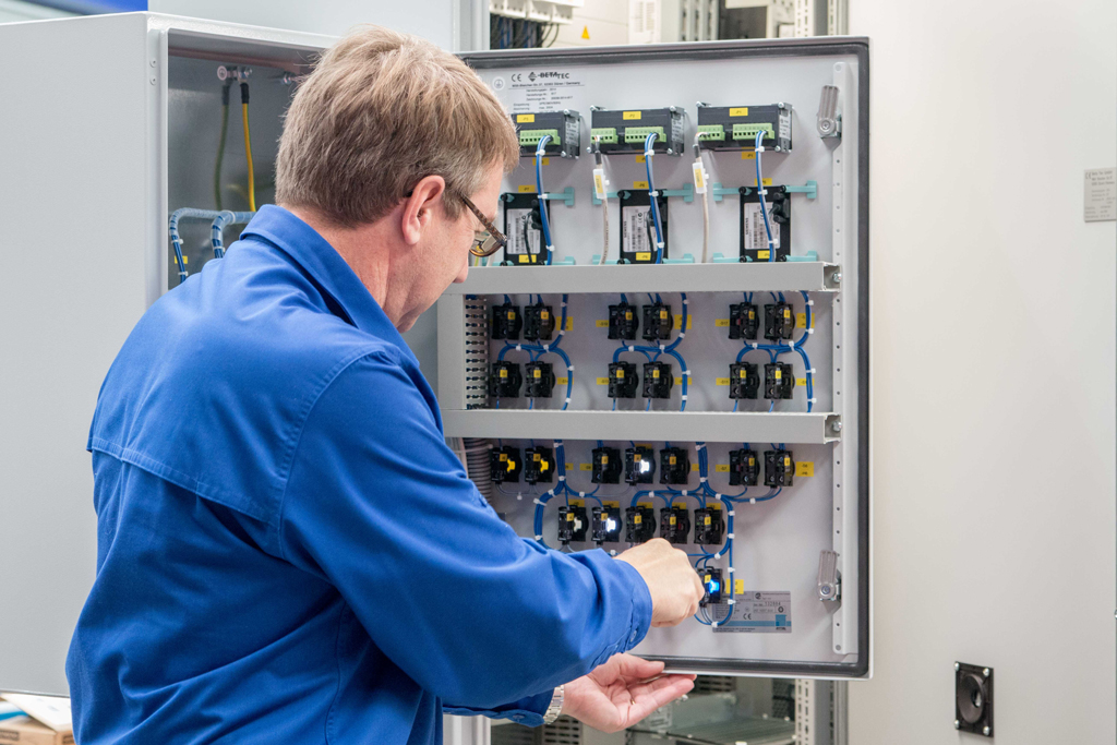 BetaTec GmbH Elektrotechnik Schaltschrankbau