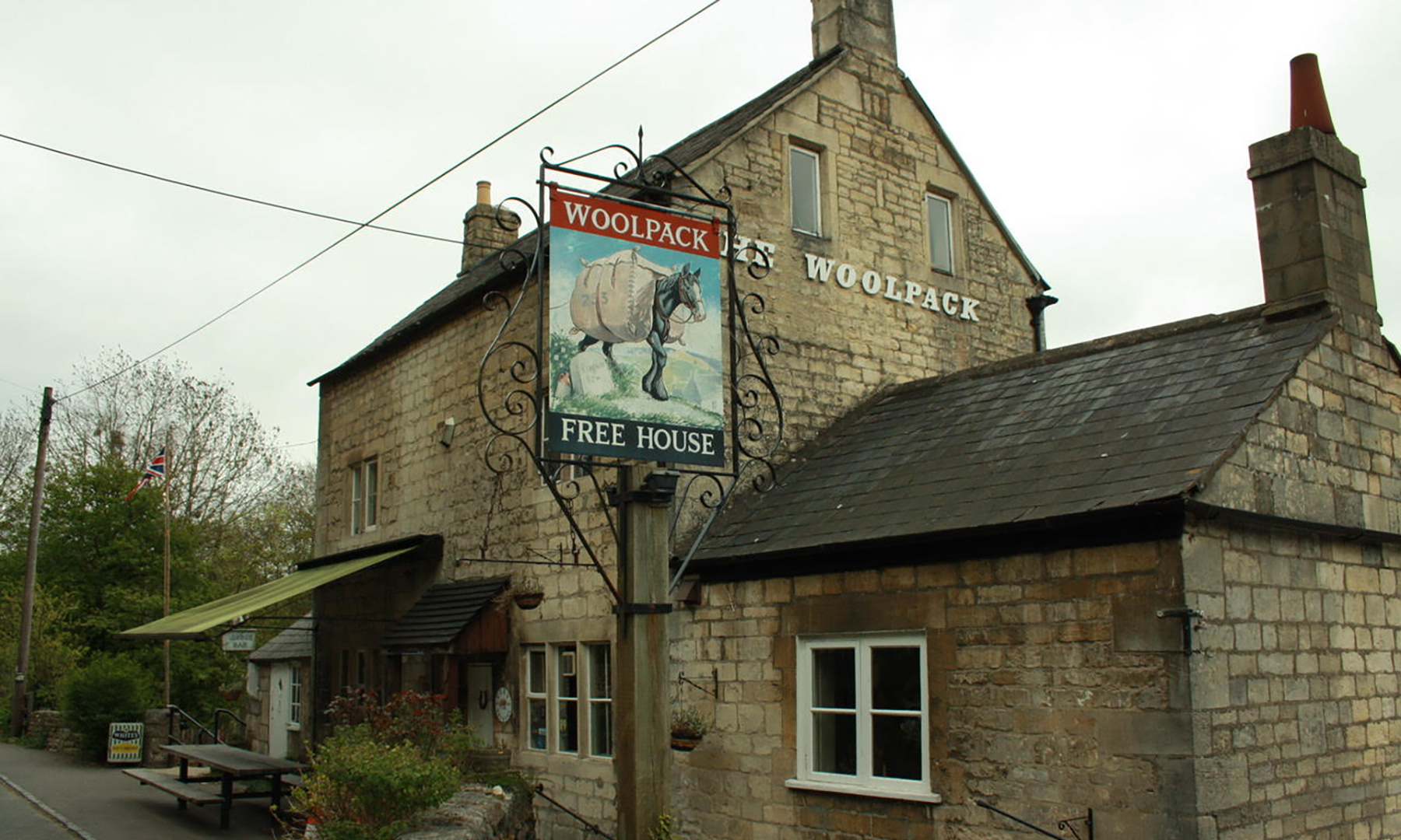 The Best Cotswolds Pubs to Visit DuJour