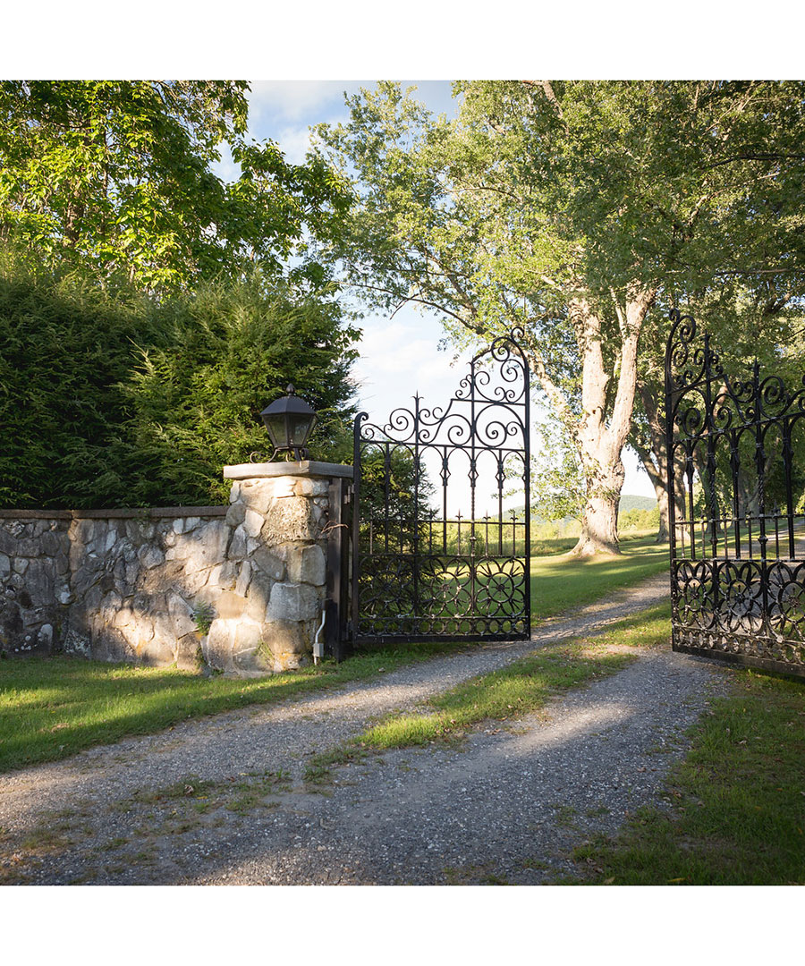 You Can Tour Dorinda Medley’s Berkshires Home This Weekend DuJour