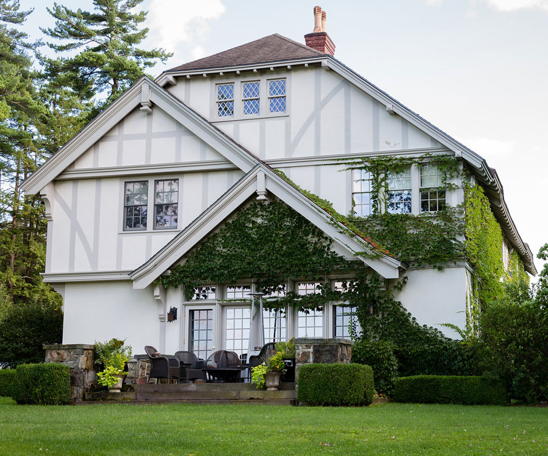 Inside Dorinda Medley's Berkshires Home DuJour