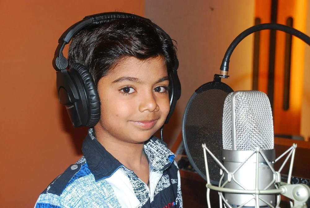 L’il Champ Azmat Hussain 1st child singer to