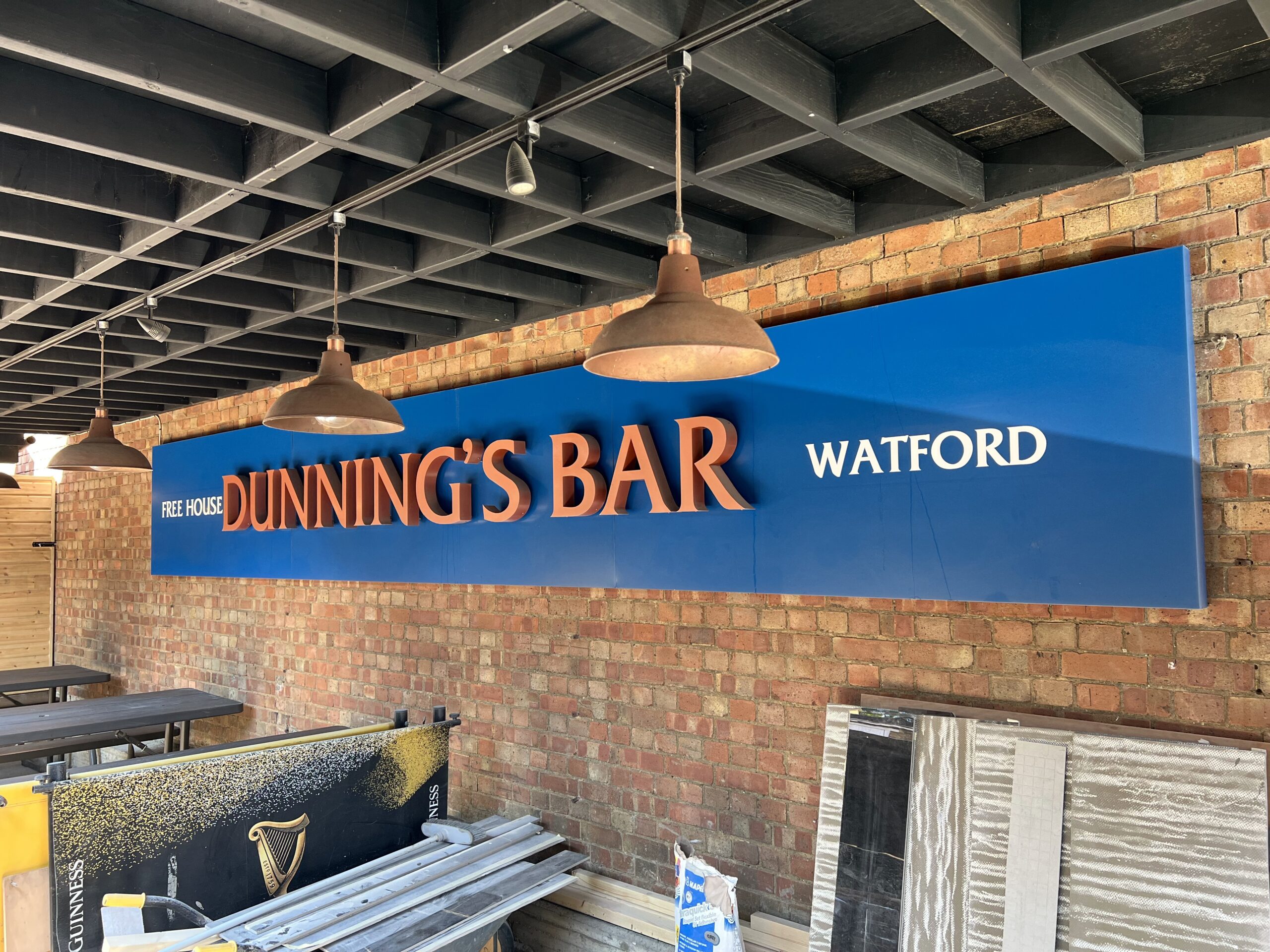 Hyde Out Dunnings Irish Bar Watford