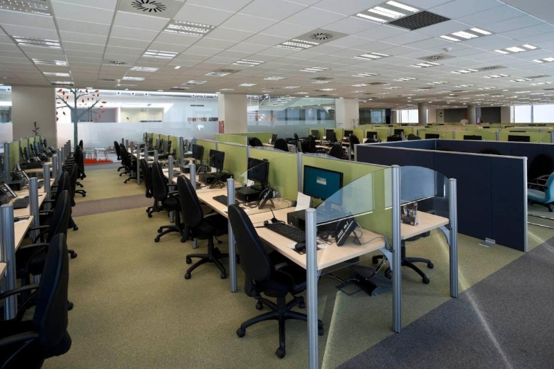 Fillon falimenti i Call Centerave? Mbyllen katÃ«r nÃ« pak ditÃ« Lajme