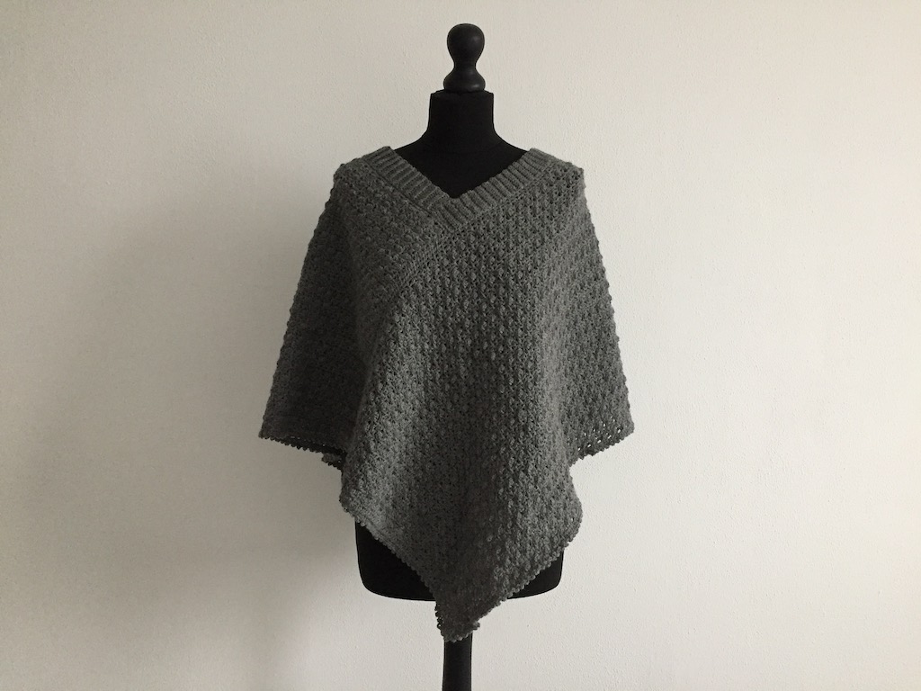 Crochet a poncho with two rectangles DutchCrochet