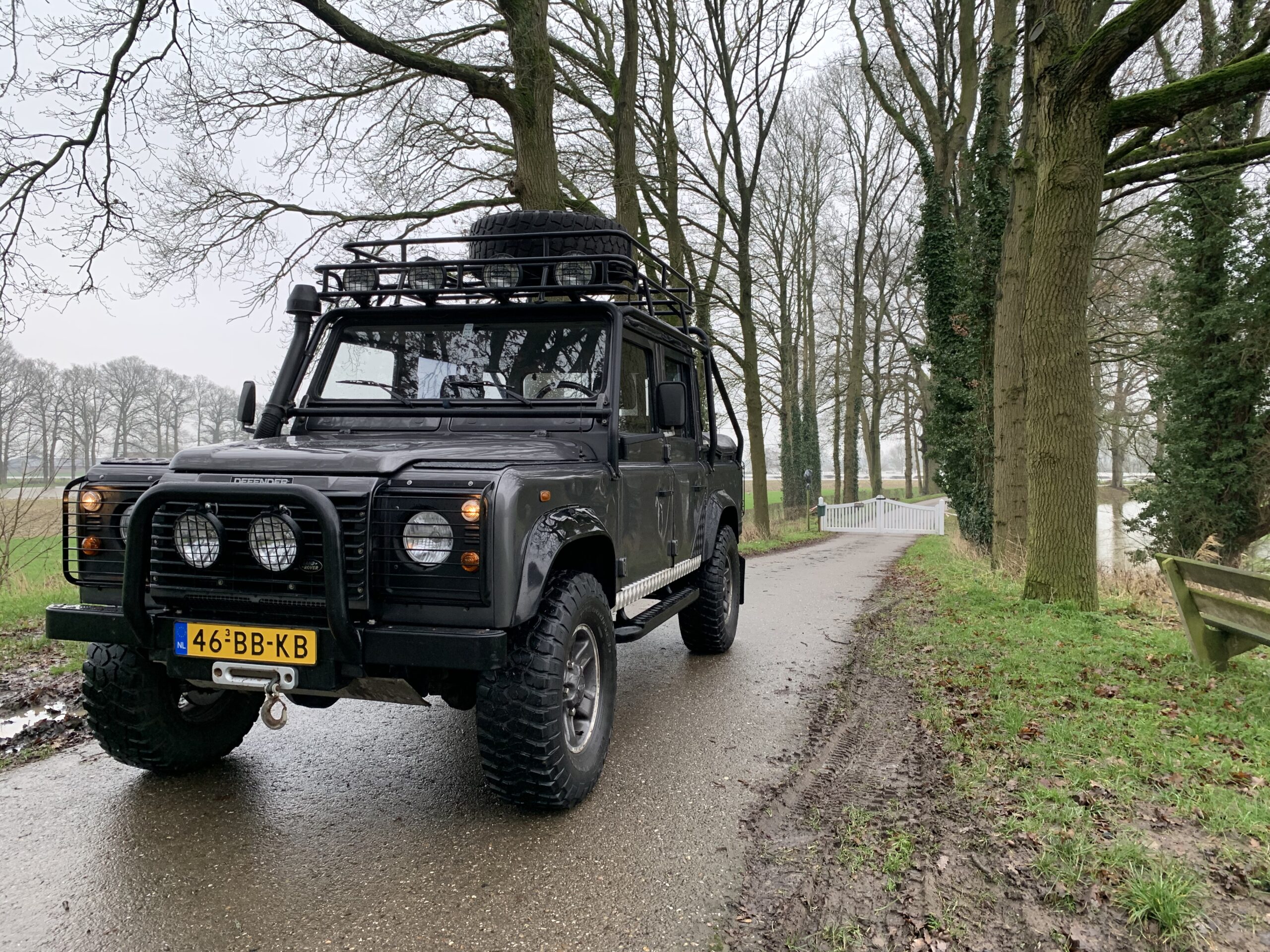 Landrover Defender 110 Crew cab Tombraider Dutch Defenders
