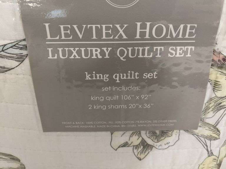 Levtex Home Luxury Quilt King Quilt Set Dutch Goat