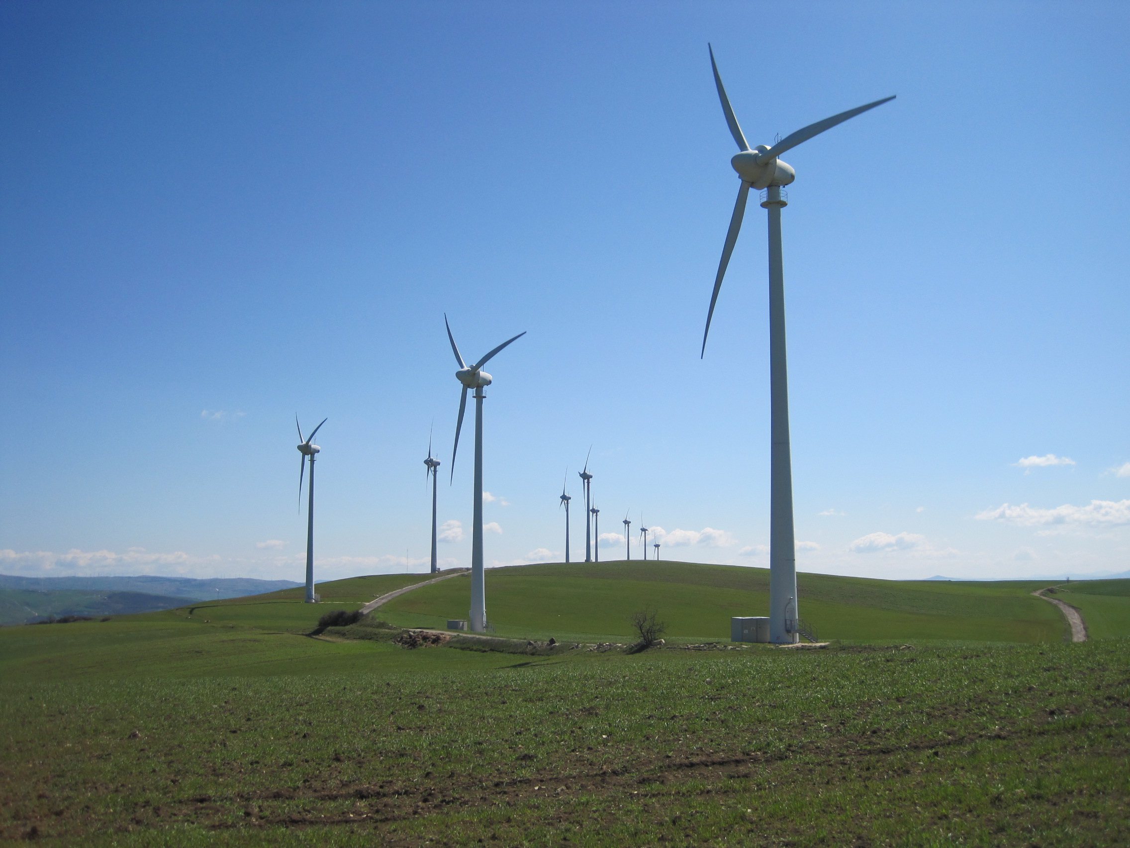 Guidelines for energy conserving design of buildings, wind turbines