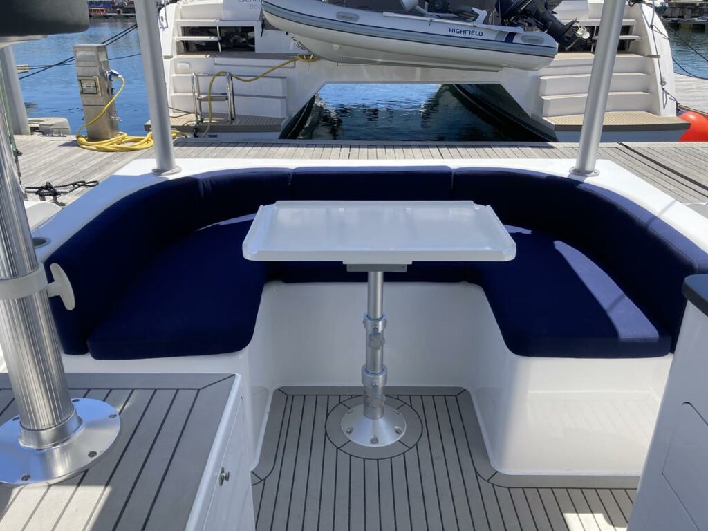 Cockpit seating Du Toit Yacht Design