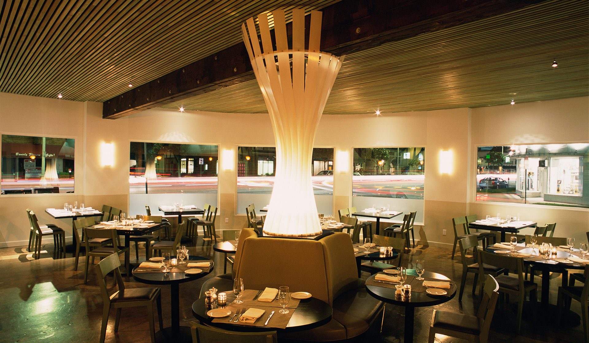 Los Angeles Modern Restaurant Design by Dutton Architects