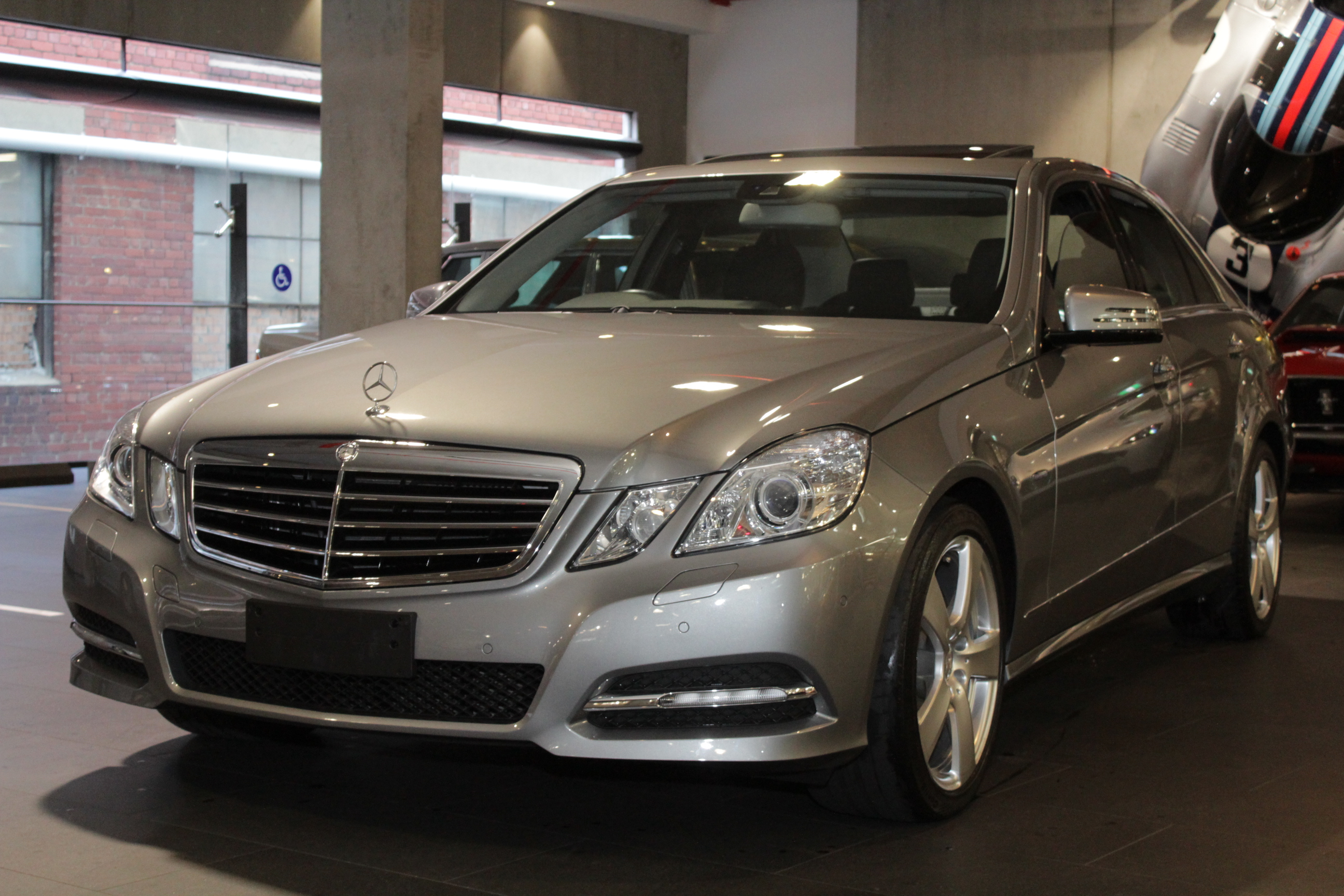 2012 MercedesBenz E250 W212 BlueEFFICIENCY Avantgarde Sedan 4dr 7G