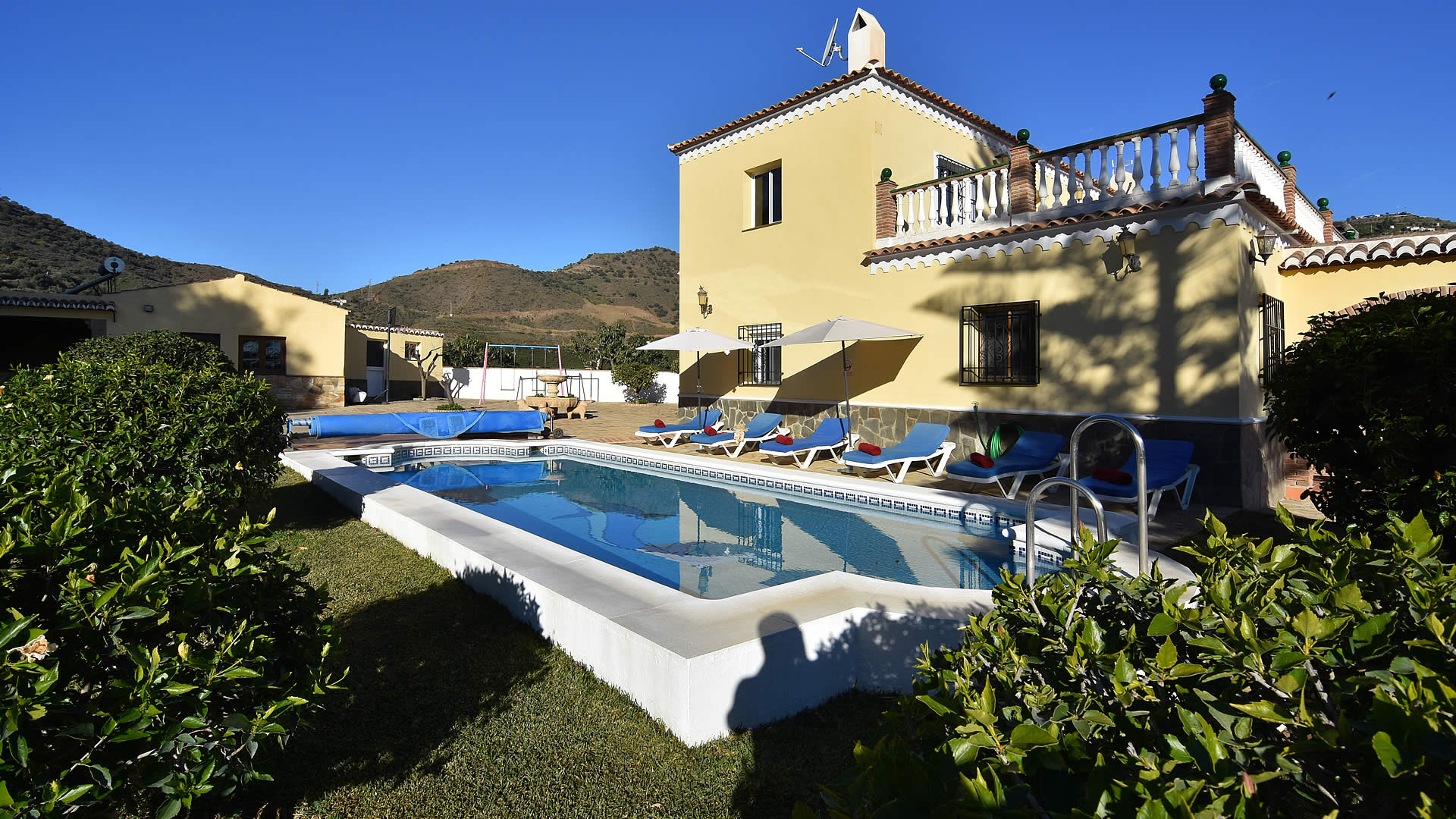 Casas rurales en Nerja villas con piscina privada