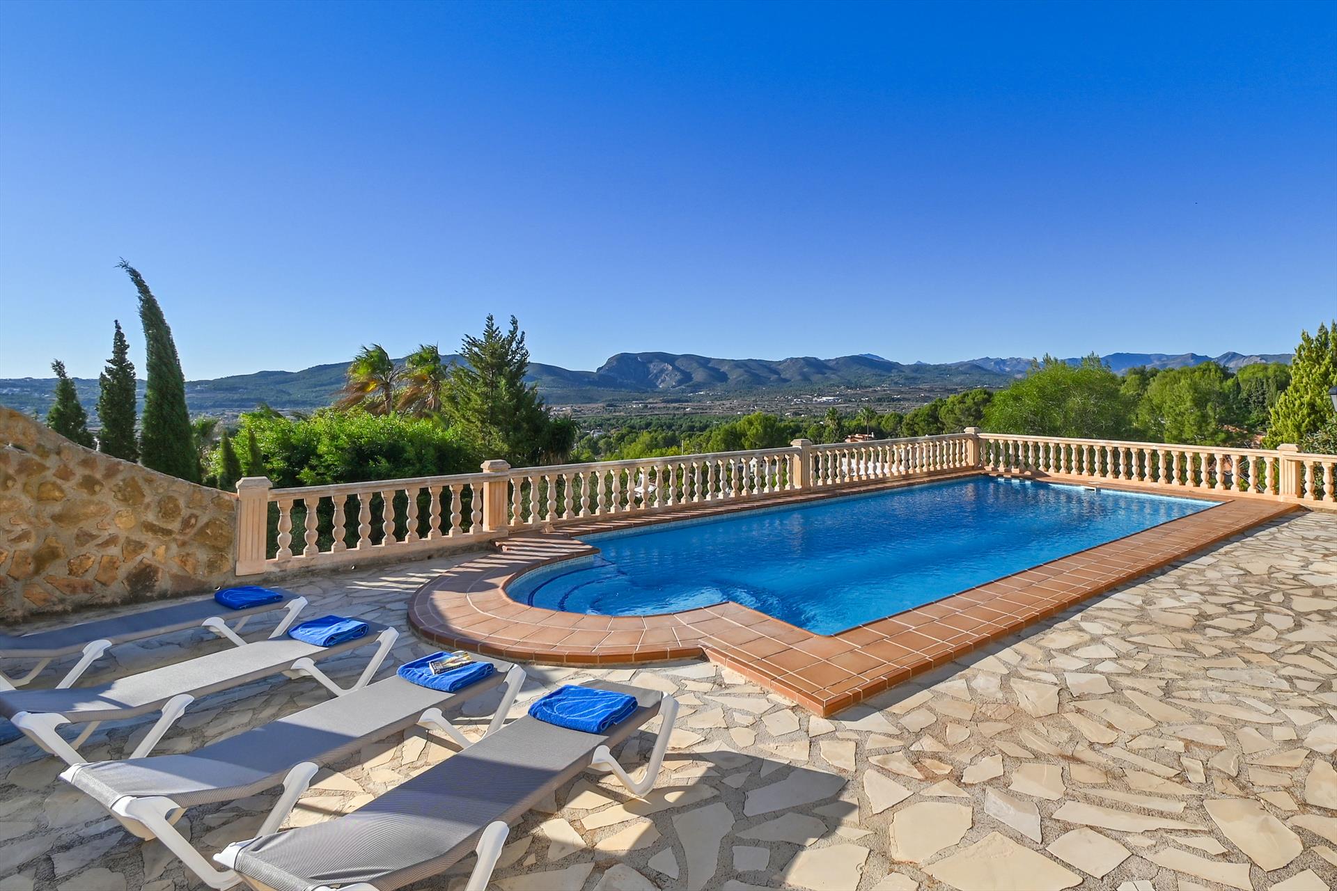 For rent Olivo, Villa in Montgó