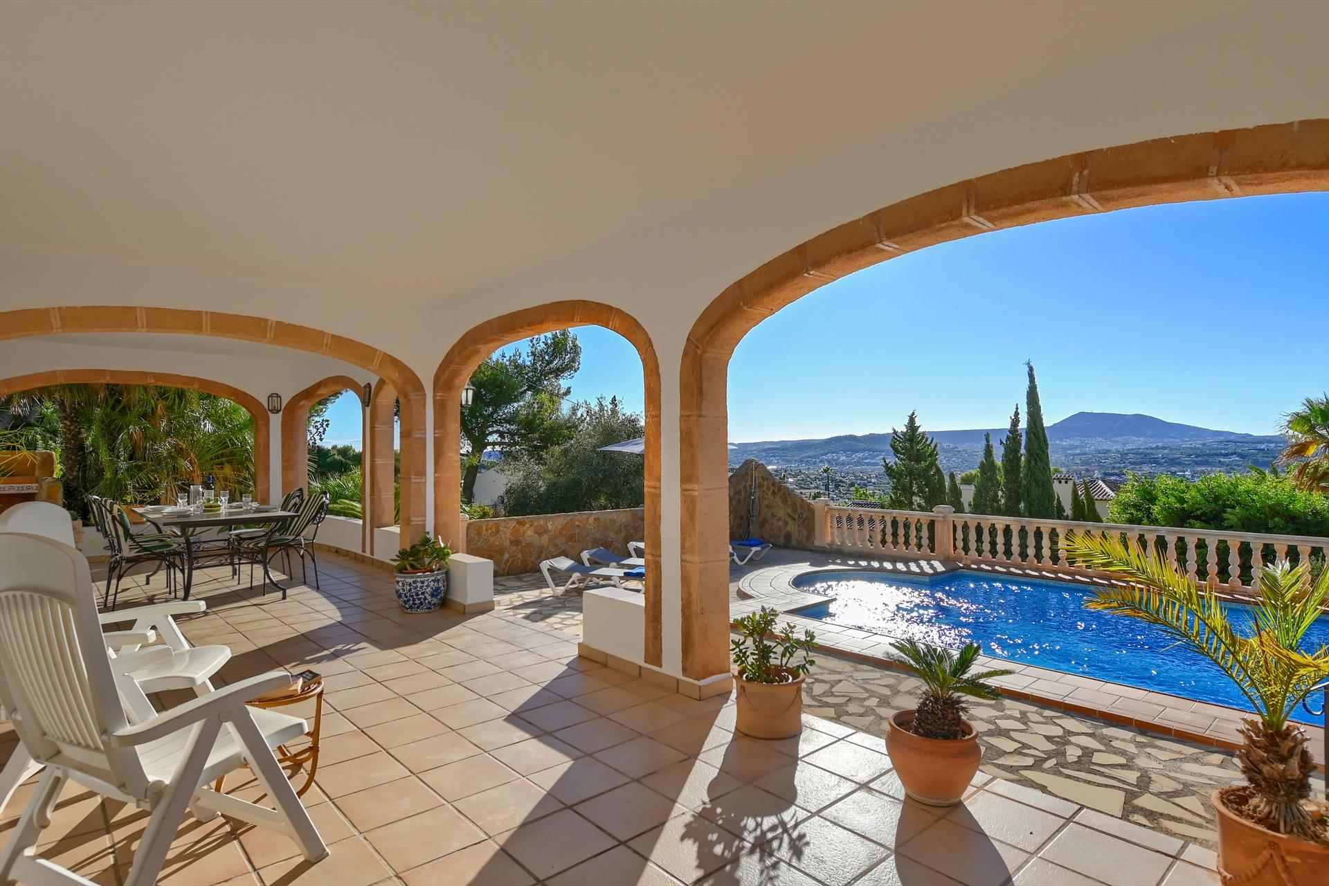 For rent Olivo, Villa in Montgó