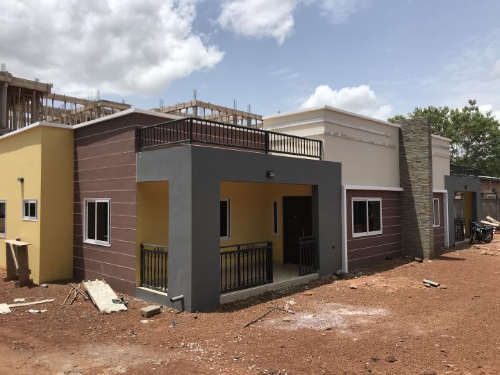 2 bedroom townhouse for rent at Tamale 122828