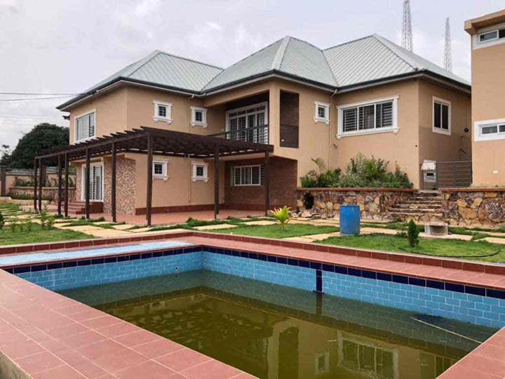 4 bedroom house for sale at Aburi 4 bedroom with 2 rooms boys quarte