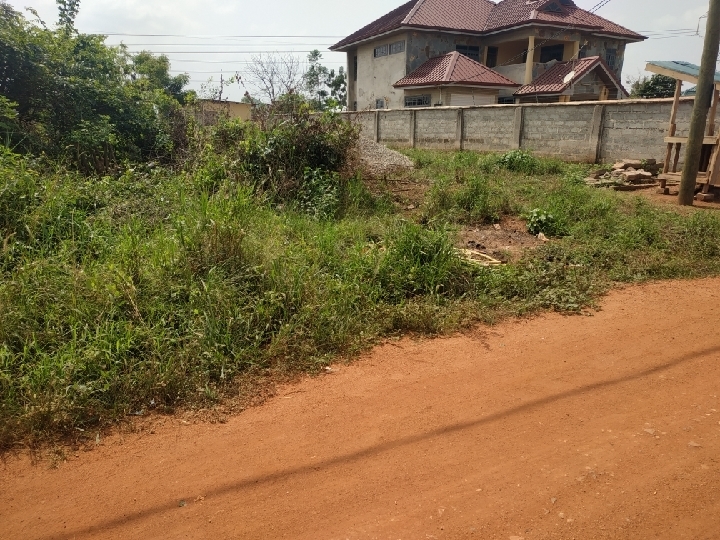 Land for sale at Oyarifa roadside 201418