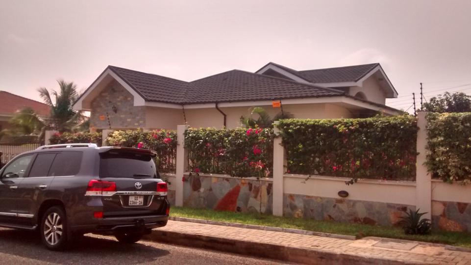 4 bedroom house for rent at airport hills 065062