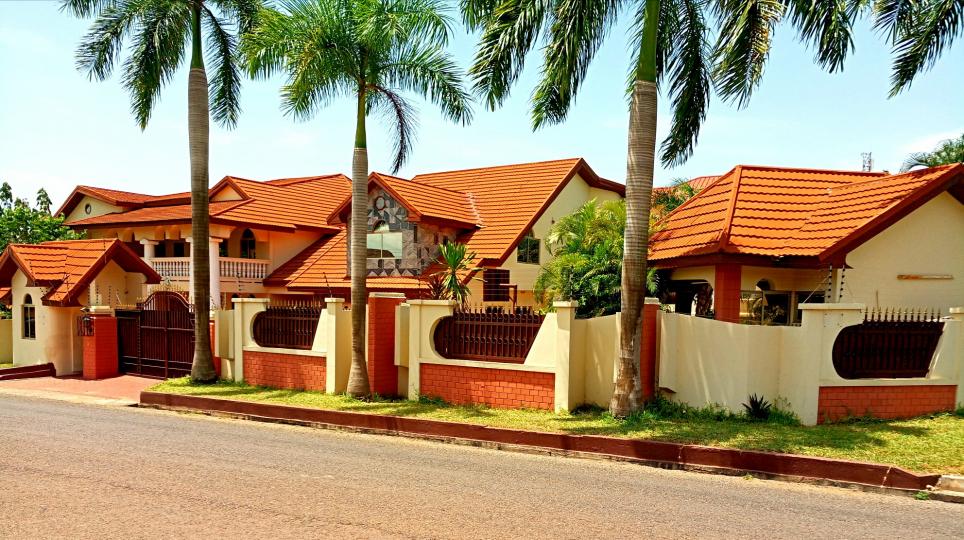 5 bedroom house for rent at East legon 073139