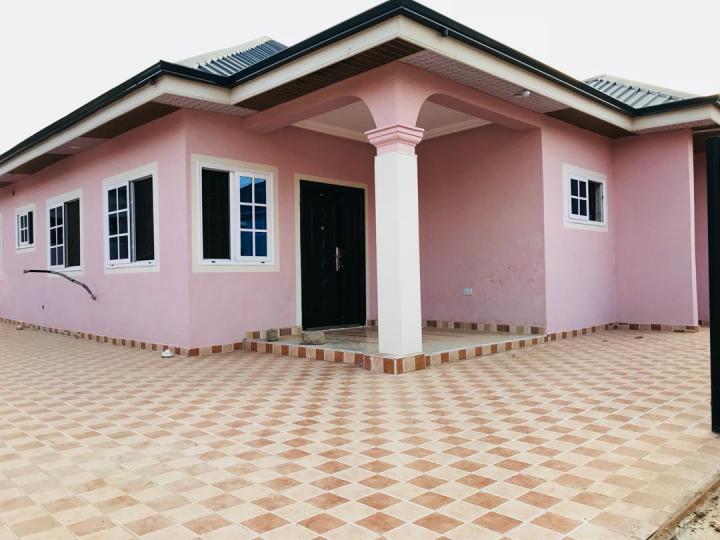 3 bedroom house for sale at East Legon 084119