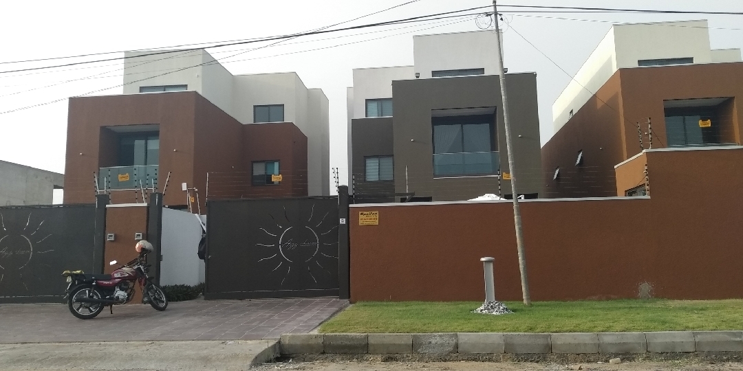 4 bedroom house for rent at East Legon 090257