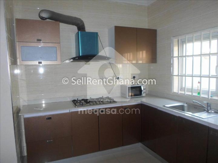 4 bedroom house for rent at North Legon 009579