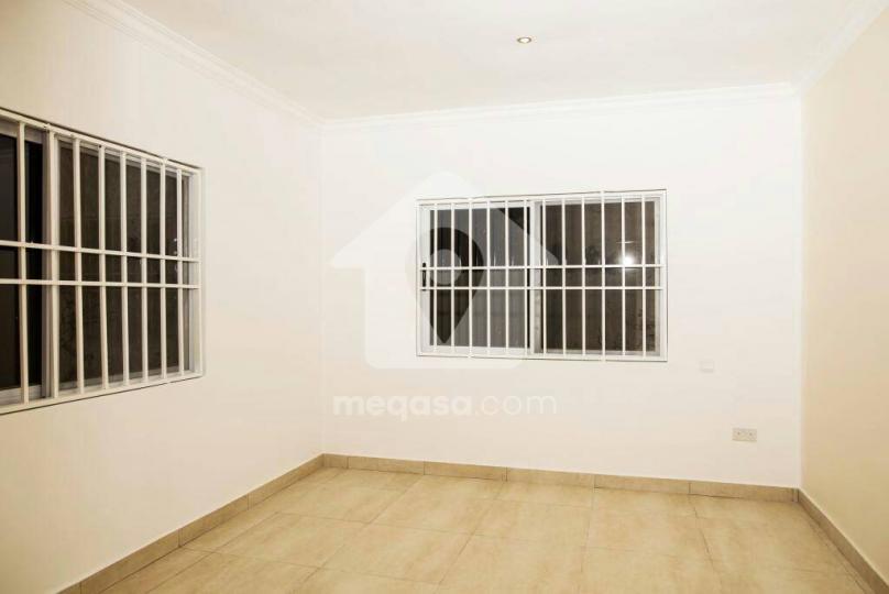 2 bedroom house for sale in Lakeside Estate 046801