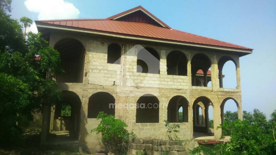 7 bedroom house for sale at Aburi 072594