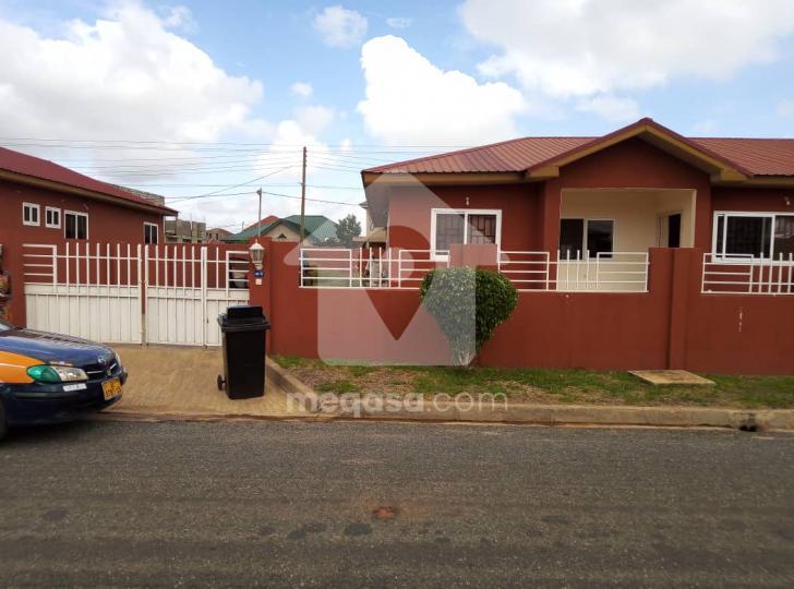 3 bedroom house for rent at Tema 081132
