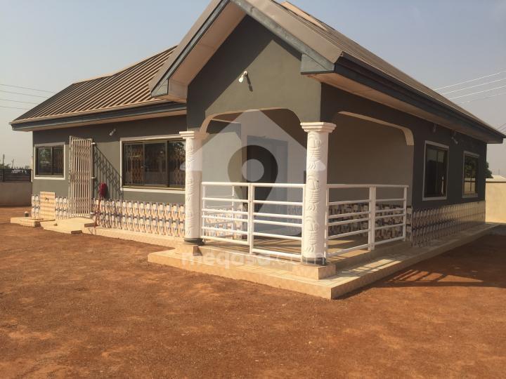 2 bedroom furnished apartment for rent at Tamale 084758