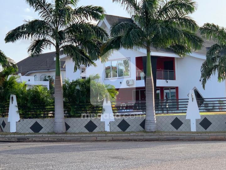 5 bedroom house for sale at Airport Hills 092022