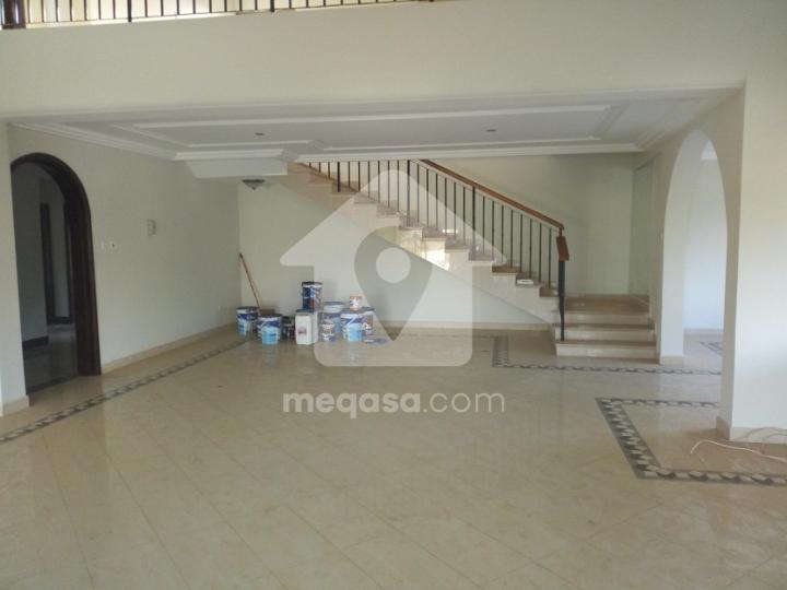 6 bedroom house for rent at Tema community 093166