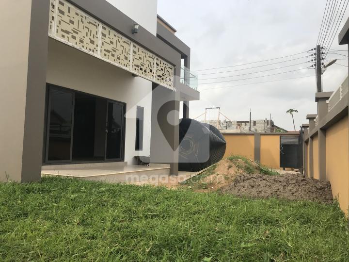 4 bedroom house for sale at Trasacco valley 096299