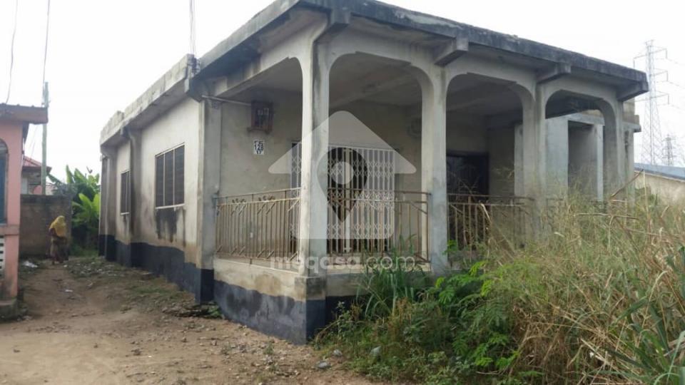 2 bedroom house for sale at Kasoa 097667