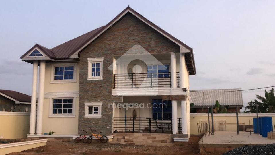4 bedroom house for rent at Adenta housing down 104423