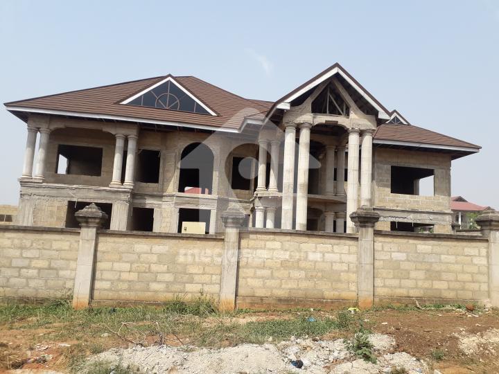 7 bedroom house for sale at Kumasi 108464
