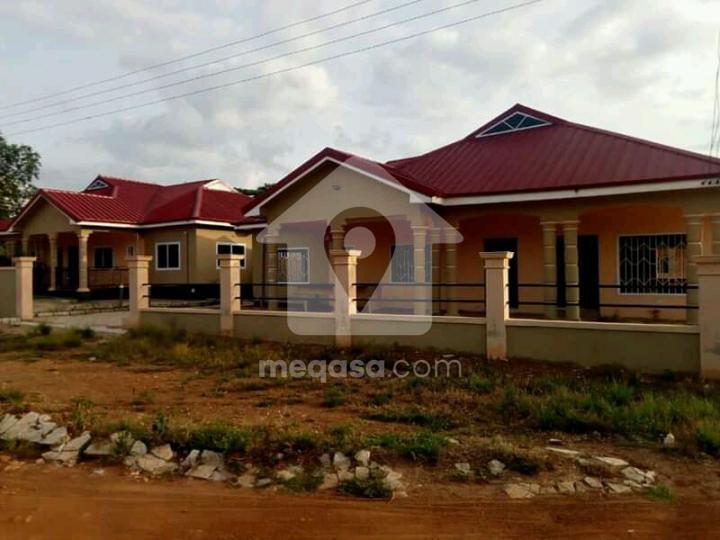 4 bedroom house for sale at sunyani 109217