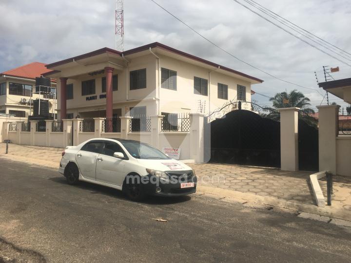 10 bedroom house for sale at Osu 118713