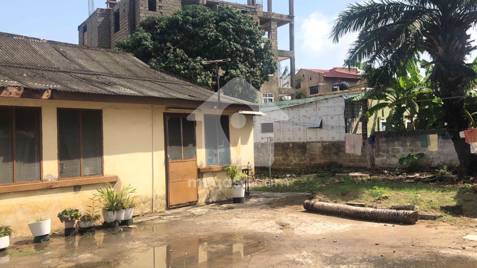 House for sale in Osu 147593