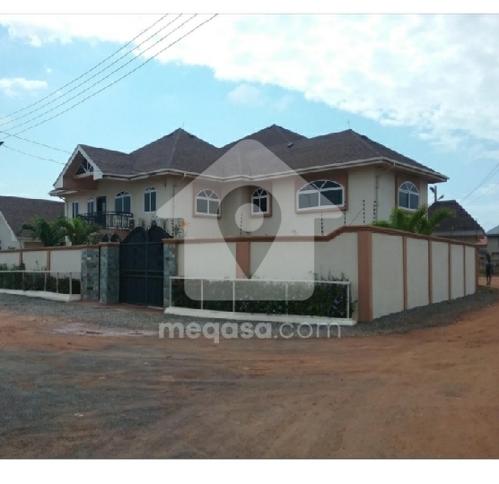 8 bedroom house for sale in Tema 212050