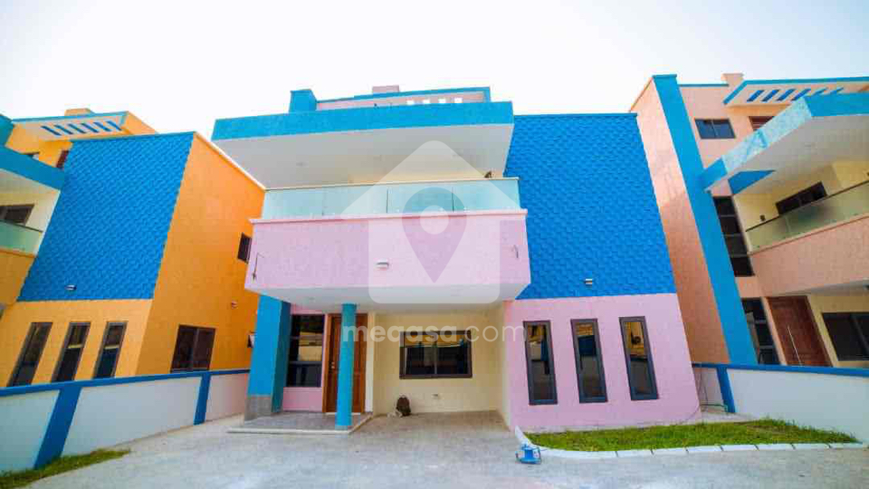 4 bedroom townhouse for sale at Kokrobite 248383